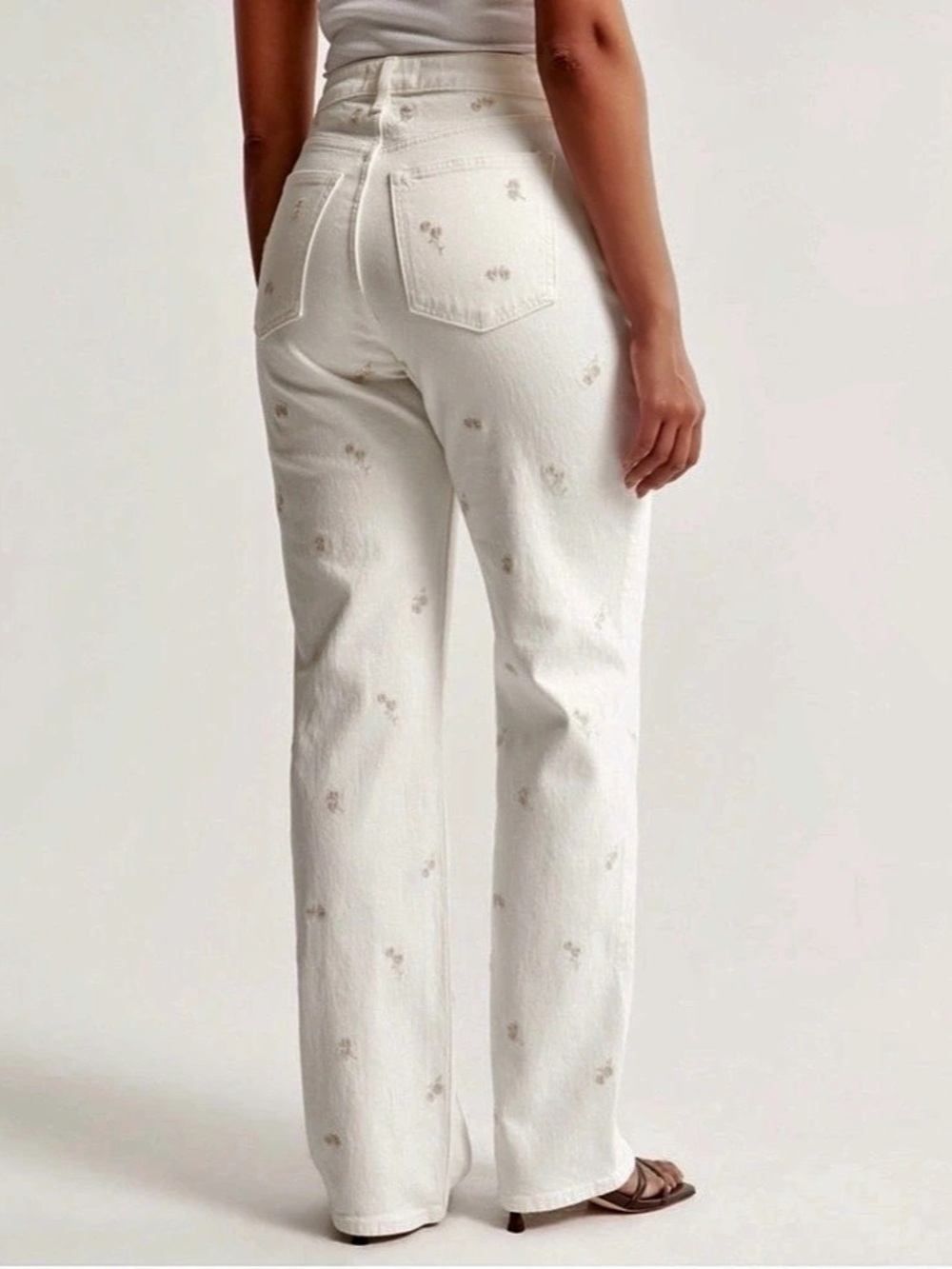 Abercrombie & Fitch High Rise 90s Relaxed Floral Embroidered Jean Floral